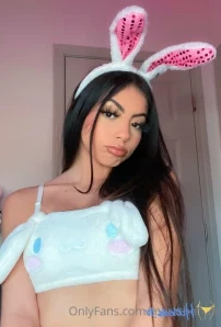 Amara.allure - do you like my sweater