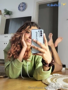 Hopeslittlefeet - Anyone hungry for my feet