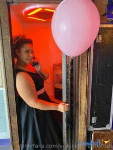 Ronnietheballoongirl - What s popping I am Posted a 40min video