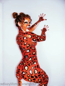 Tigfree - Classic Red x Classic Car