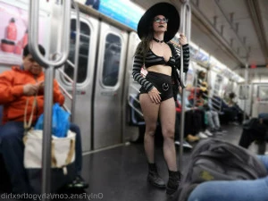 Shygothsecrets - We all are fans of under titties but What about under