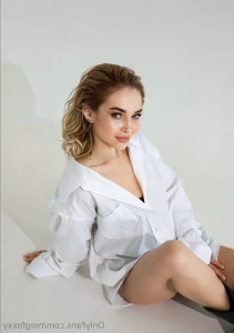 Hottiemeg - GOTH BLONDE lindagoth143 lindagoth143 is online now And