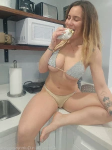 Aderesquin - Mirror mirror on the wall