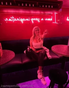 Megsmaeuk69 - Who wants a snack