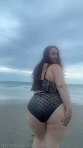 Juicycherry178 - mmm pretty smile and a juicy ass