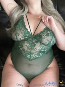 Katylovessnacks - Any interest in explicit content I m thinking of