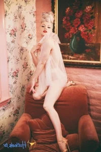 Officiallymosh - We all know that diamonds are a girls best friend and