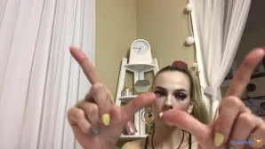 Missxsapphire - Video of Me putting lotion on My thighs amp legs you