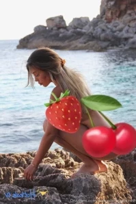 Mercedesmadelinee - Chill day wanna Chat