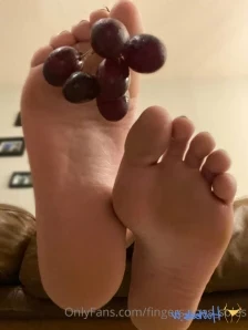 Fingers_toes_soles - Got frisky in a bubble bath last night part 4