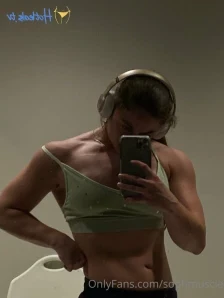 Sophmuscle - had fun flexing this day