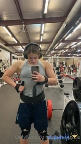 Sophmuscle - had fun flexing this day part 2