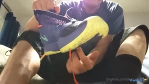 Thetruefootgod - Me screwing around with the new phone and an old all
