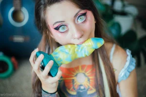 Thelittlewillow - Sometimes I make myself cum before streams so I can