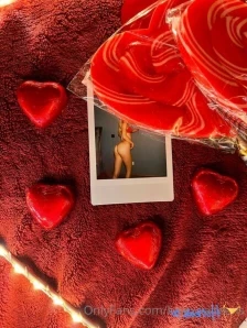 Sophiesouth - Let s play a game I blink I lose you get hard I win and