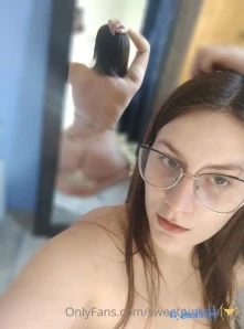 Sweetpinkcandy1 - Who likes doggy style