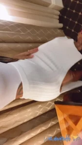 Jewels_jade_vip - On my bed naked having a little snack Join me Check 