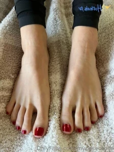 Myposedtoes - Do you miss cum covered toes posts like this Also I am part 2