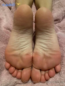 Myposedtoes - Would you cum on my white toes and arches just like this part 2