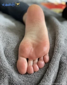 Myposedtoes - Happy Halloween Do my toes drive you batty part 2