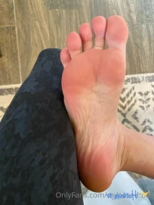 Myposedtoes - Please don t tickle my feet REMINDER 4 more days to get part 2