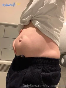 Evieexpands - PART 2 of getting fat in my car part 2