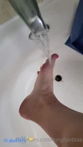 Longfootlola - OK so honestly this pic might have been an accident but part 5