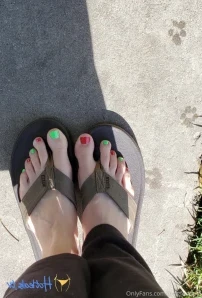 Longfootlola - The biggest most beautiful and majestic feet you have part 15