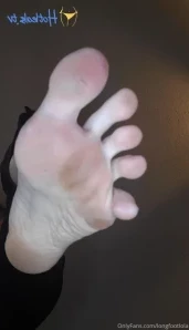 Longfootlola - The biggest most beautiful and majestic feet you have part 21