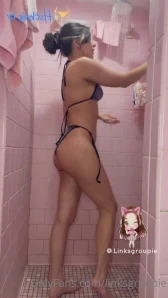 Linksgroupie - Happy Friday Just doing some silly naughty gamer girl