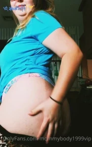 Mommybody1999vip - Playing with my pregnant pussy and waiting for my part 2