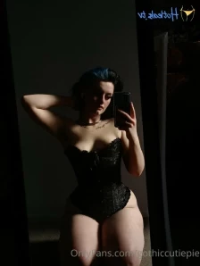 Gothiccutiepie - Playing with myself while daddy s not home