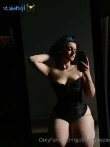 Gothiccutiepie - Playing with myself while daddy s not home part 2