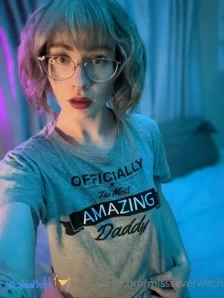 Misssilverwitch - Hey everyone So I have some stressful news H amp R part 2