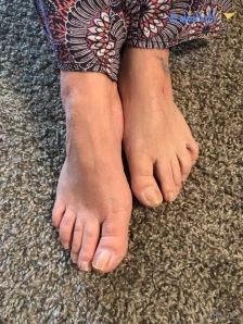 Ajonesfeet - Naked look need a pedicure