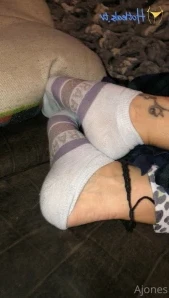 Ajonesfeet - Hi everyone April has not been feeling really great part 2