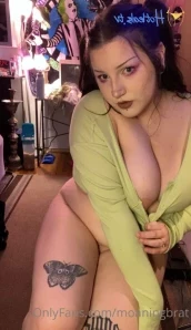 Moaningbrat - Video of me losing my virginity to a guy who is old