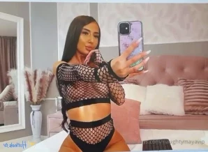 Cindyluxuryvip - My tongue is out waiting on your hot cum