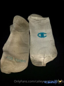 Calieyesnthiccthighs - each pair has been worn 8 days and ready to be