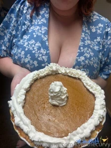 Kyliethecurvy - The pie was only okay but thank goodness for whip