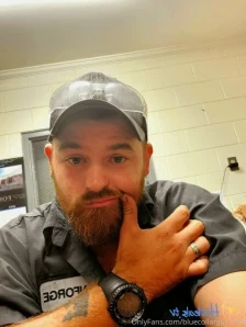 Bluecollarguy7994 - Look over my shoulder part 4