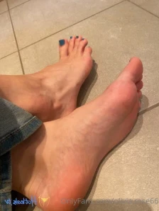 Olivia.rose66 - Just hanging out What are you doing right now