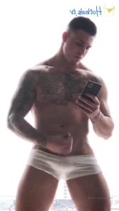 Flexwiththane - Gosh she was stroking my thick cock so well I couldn t