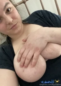 Bijoudemi - is it cold in here or is it just me part 3