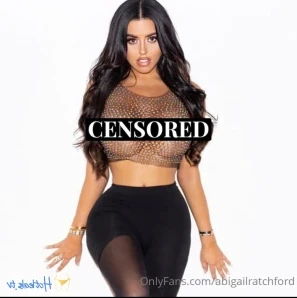 Abigailratchford - Tip in 35 for our live and photo bundle