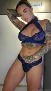 Christymack - Pussy patiently waiting for you in the DM