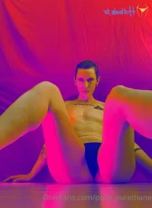 Polly_eurethane_tm - Hey everyone I m moving house preparing a studio part 3