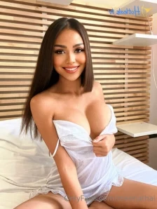 Meenathai - Booty so fine it should be a crime