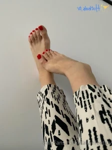 Italianfeetluv - how are you doing loves