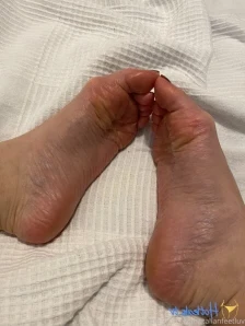 Italianfeetluv - how are you doing loves